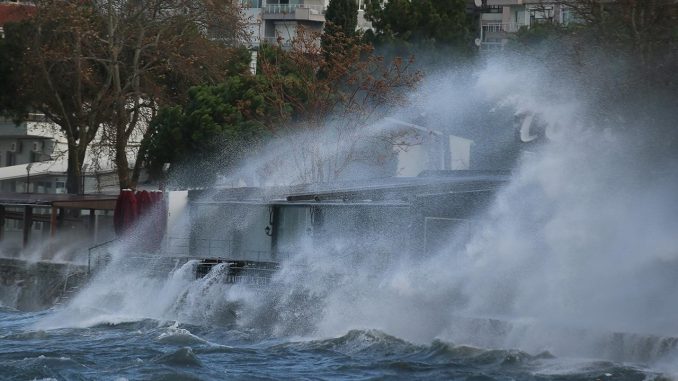 meteorolojiden-10-il-icin-firtina-uyarisi-turuncu-ve-sari-kod-yayimlandi-DcN8I5Xb.jpg